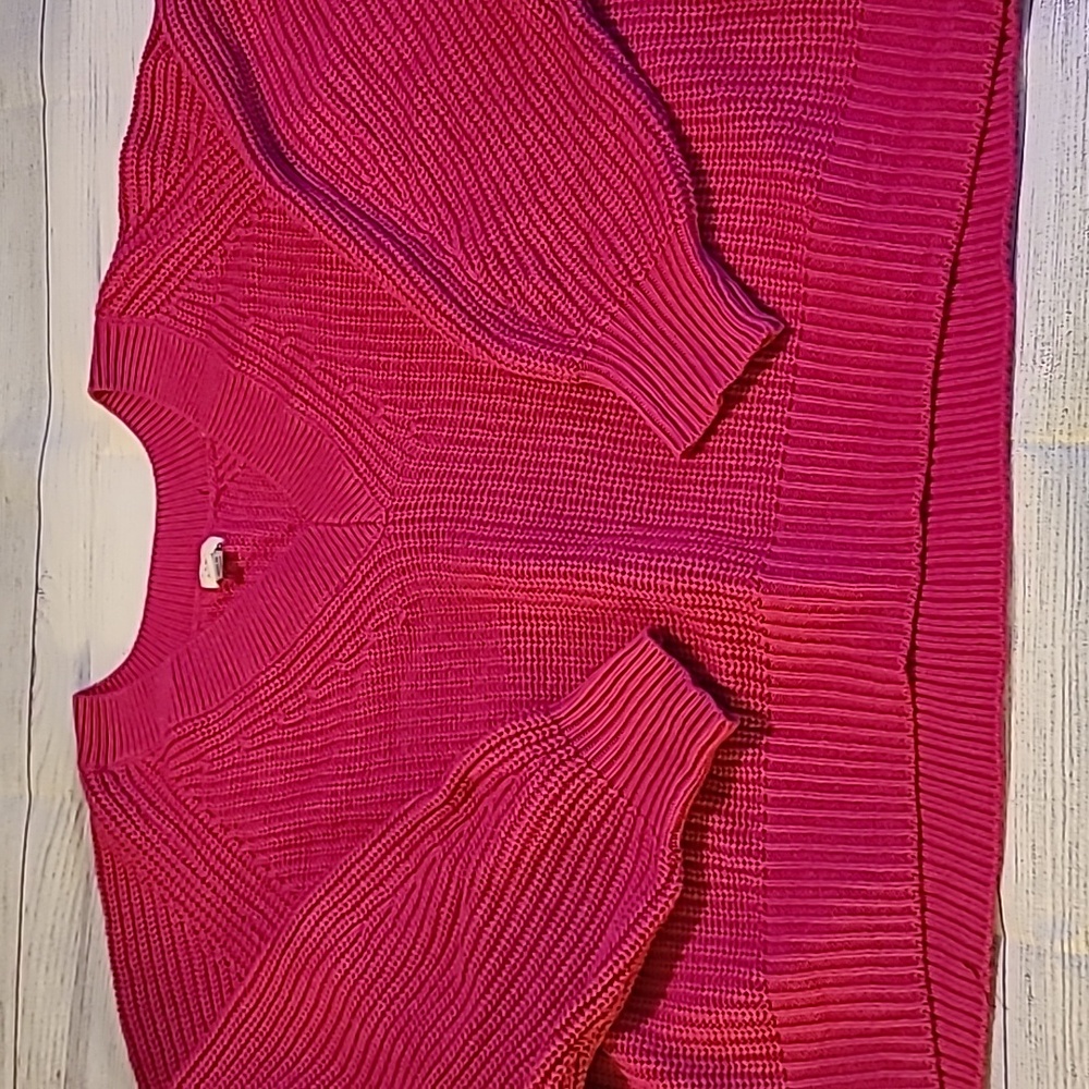 LIKE NEW Pink V-Neck Sweater